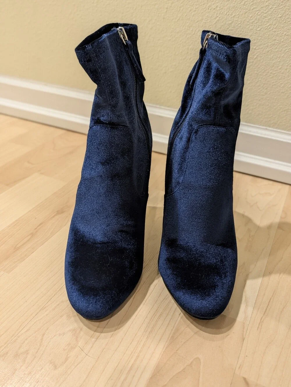 Steve Madden Edit Navy Blue Velvet High-Ankle Sock Boots, Sz 8.5M